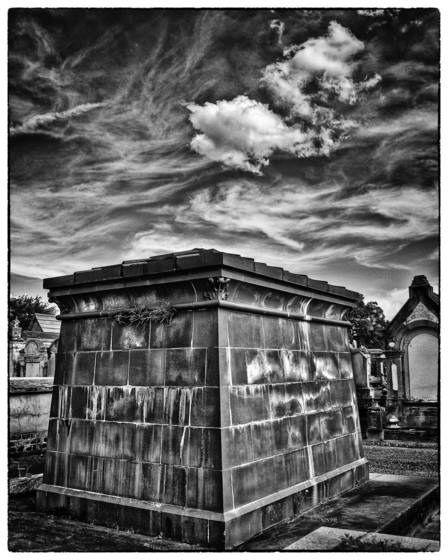 Metairie_cemetary