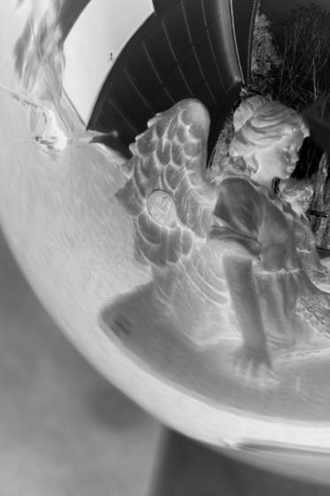 Reflections_on_an_angel