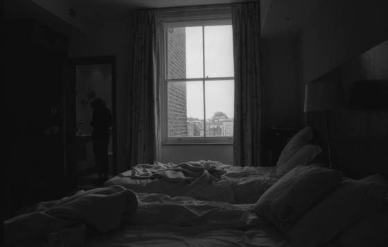 Hotel_room