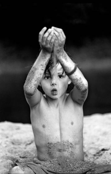Boy_in_sand