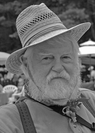 Henry_at_the_pig_roast