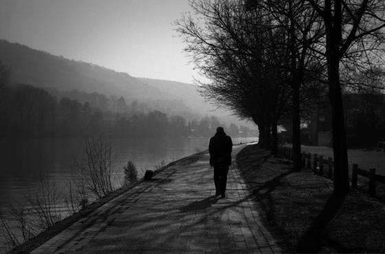 Walking_alone