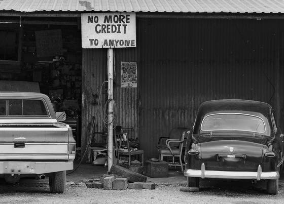 Side_of_the_road_1