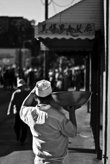 Watching_the_parade_go_by