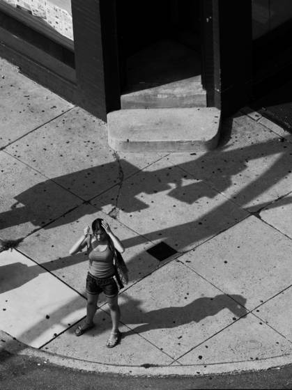 Woman_at_a_crossroad__2