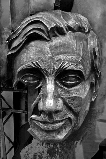 Khan_relief