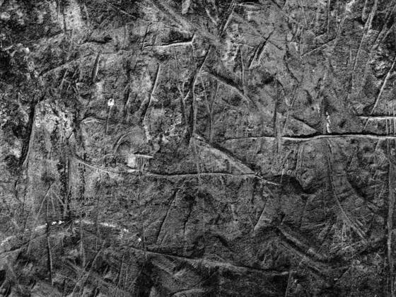 Marks_on_wall_5