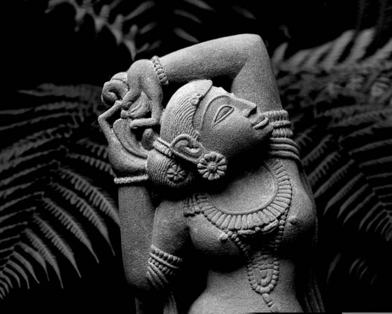 Sensuous_apsara