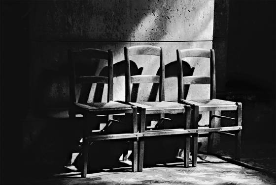 Chairs_and_shadows__paris__1998