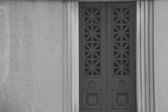 Closed_-_holy_name_cemetery