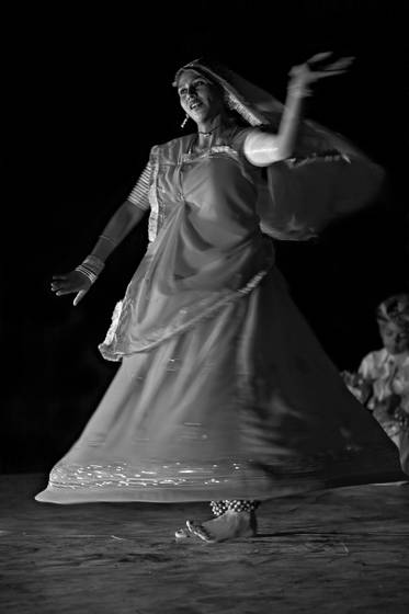 Dancer_by_firelight