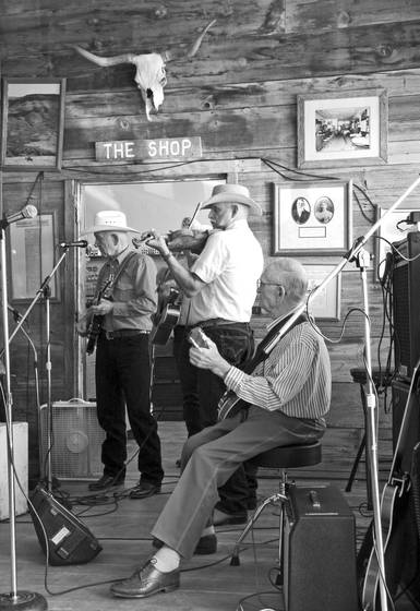 Jammin__at_the_shop