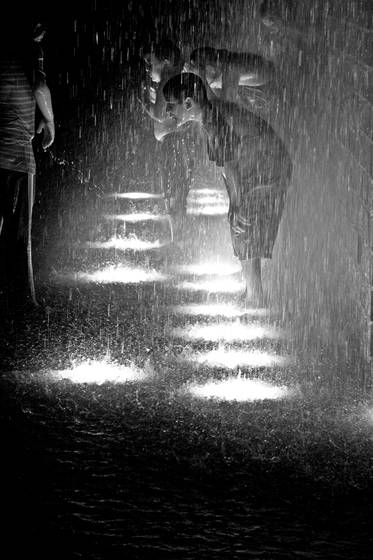 Child_in_fountain__1