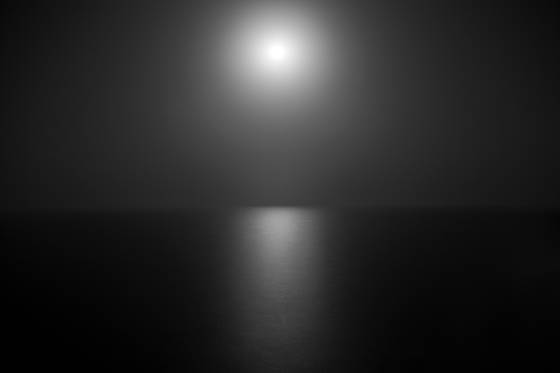 Moon_set_at_capri