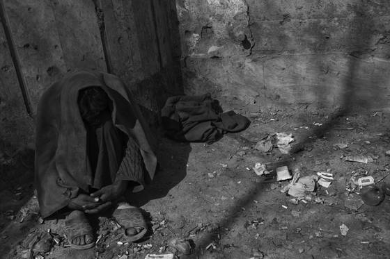 Alone_with_dirty_feet
