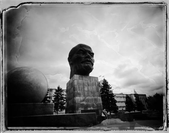 Giant_lenin_head