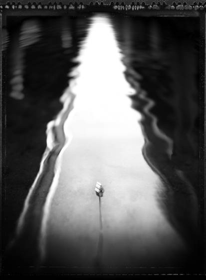 And_the_sea_turns_into_a_mirror