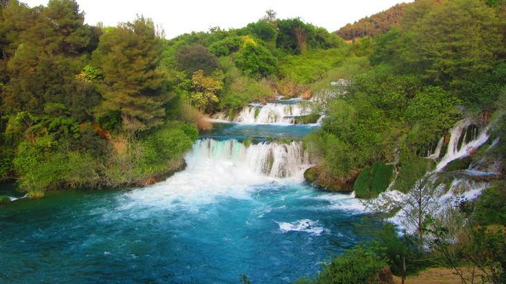 Cataratas en Parque Nacional Krka
