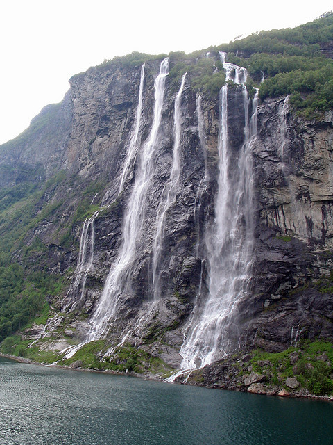 Cascada de las Siete Hermanas (Geirangerfjord)