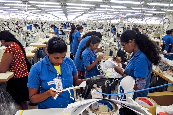 ඇමරිකා එක්සත් ජනපදයේ නව තීරුබදු සම්බන්ධයෙන් ශ්‍රී ලංකාවේ ඇඟලුම් කර්මාන්තය ප්‍රතිචාර දක්වයි