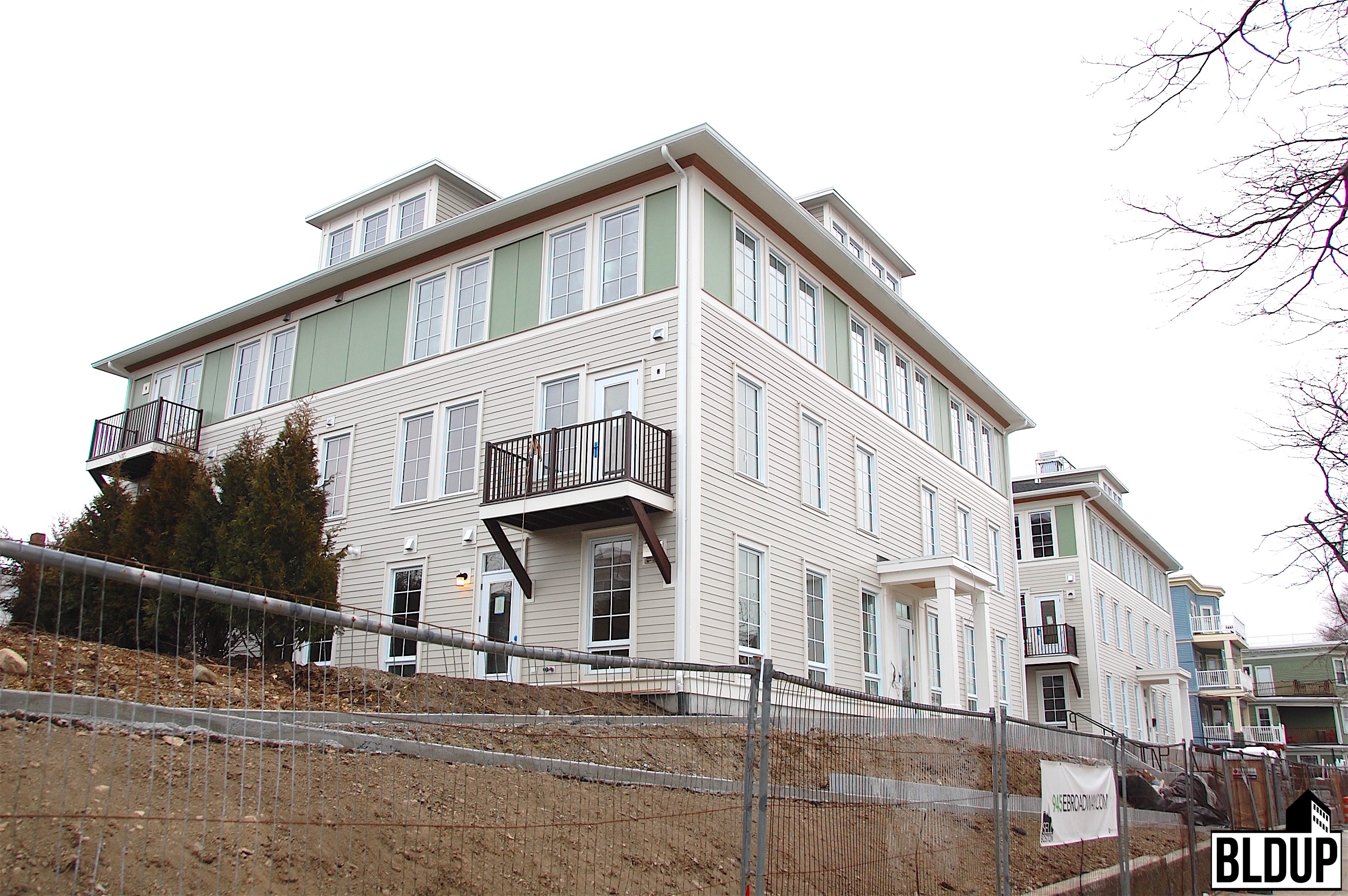 Bldup 945 East Broadway