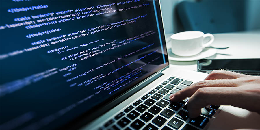 tela com códigos de programação