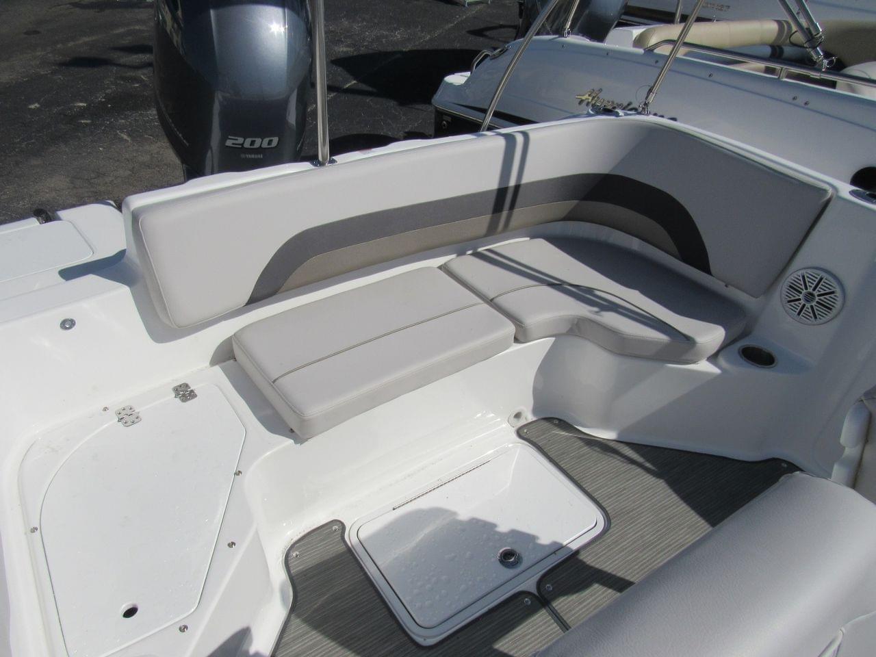 new-2017-hurricane-cc-231-ob-stock-40004935-b1-the-boat-house