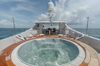 Flybridge Jacuzzi