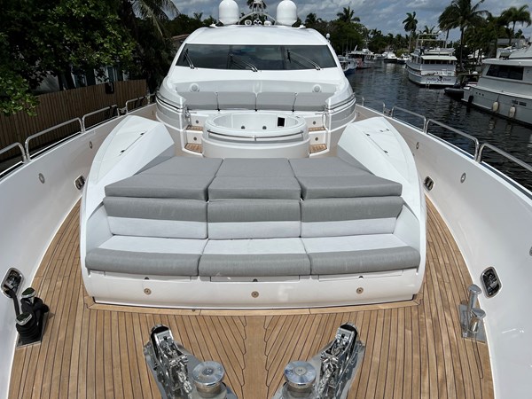 7_2007 108ft Sunseeker Predator