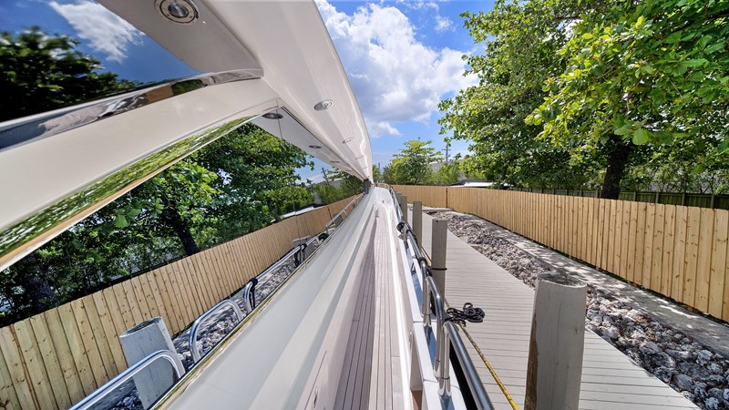 10_2007 108ft Sunseeker Predator