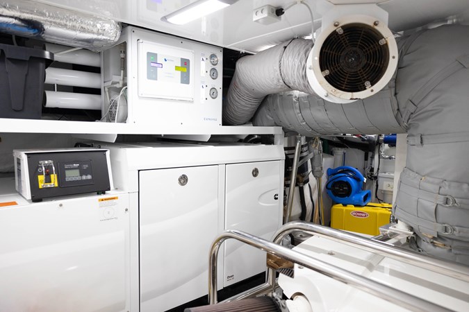 8854112_0_080620230804_79