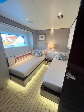 GUEST CABIN - AZIMUT GRANDE 35 2022