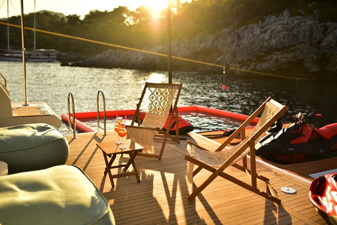 BEACH CLUB SUNSET - AZIMUT GRANDE 35 2022