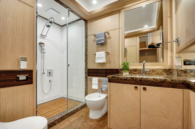 THAT'S AMORE-Vip Cabin Bathroom