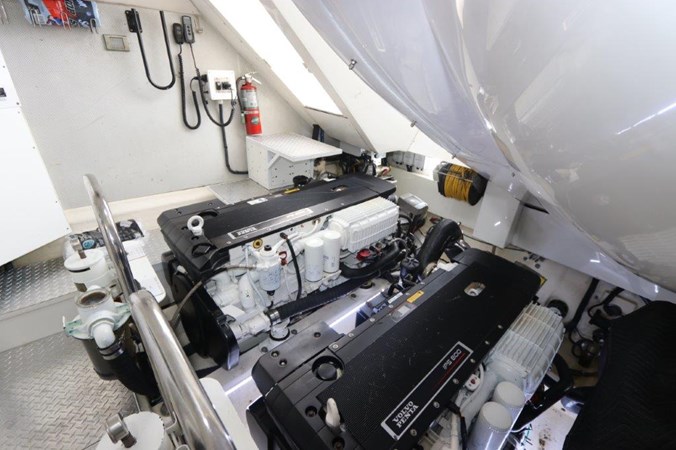 34_2009 75ft Lazzara LSX 75 BG