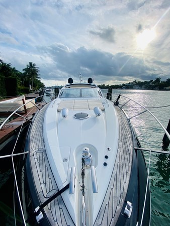 3_2010 60ft Sunseeker Predator ESSENCE
