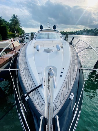 4_2010 60ft Sunseeker Predator ESSENCE