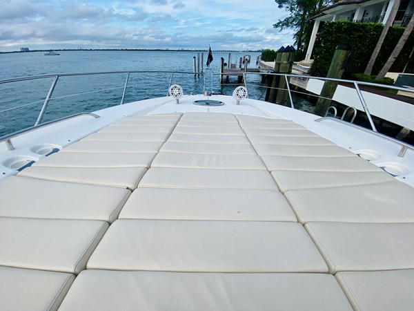 11_2010 60ft Sunseeker Predator ESSENCE