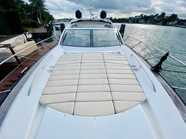 13_2010 60ft Sunseeker Predator ESSENCE