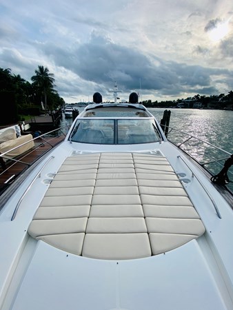 14_2010 60ft Sunseeker Predator ESSENCE