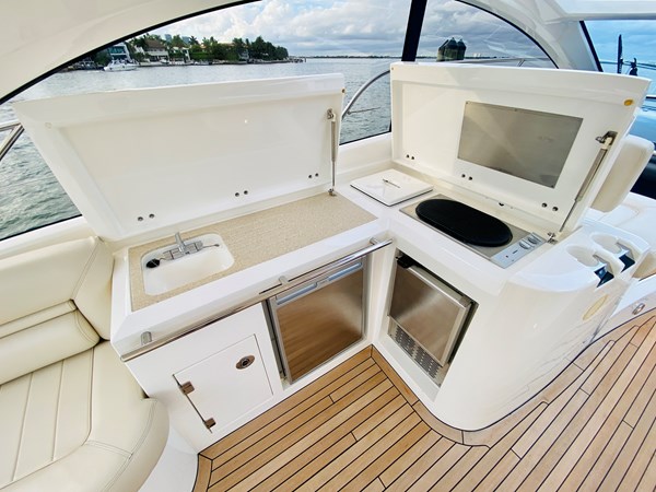 51_2010 60ft Sunseeker Predator ESSENCE