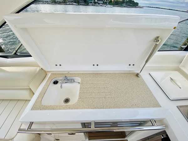 52_2010 60ft Sunseeker Predator ESSENCE