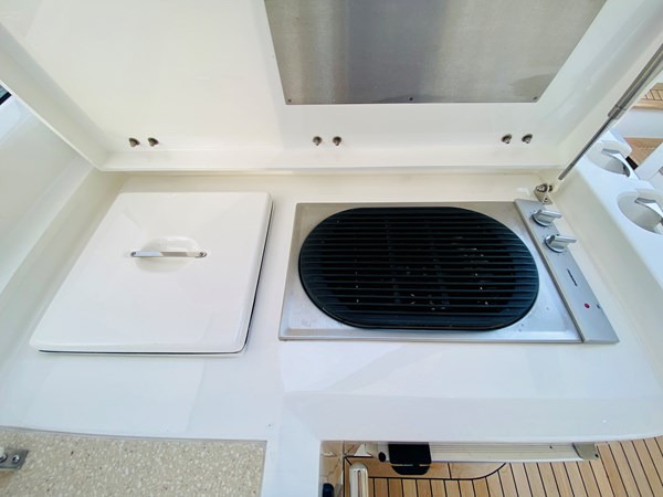 53_2010 60ft Sunseeker Predator ESSENCE