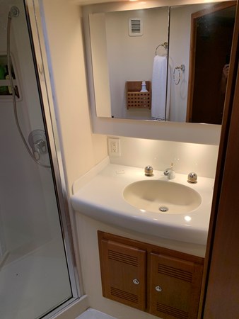 11.1_2001 47ft Cabo Convertible KNOT DIGGIN