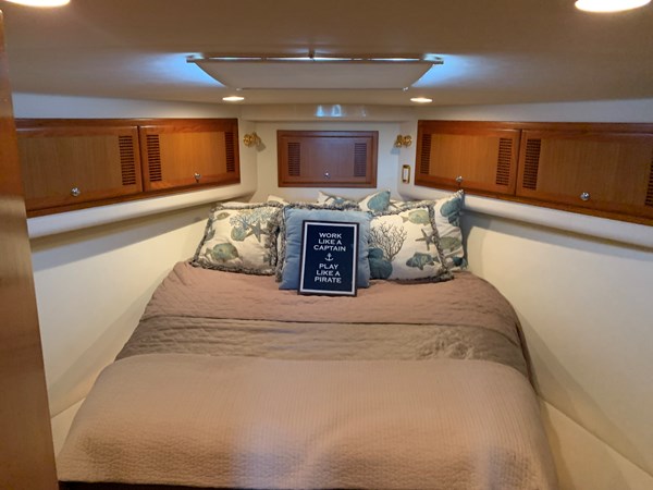 12_2001 47ft Cabo Convertible KNOT DIGGIN