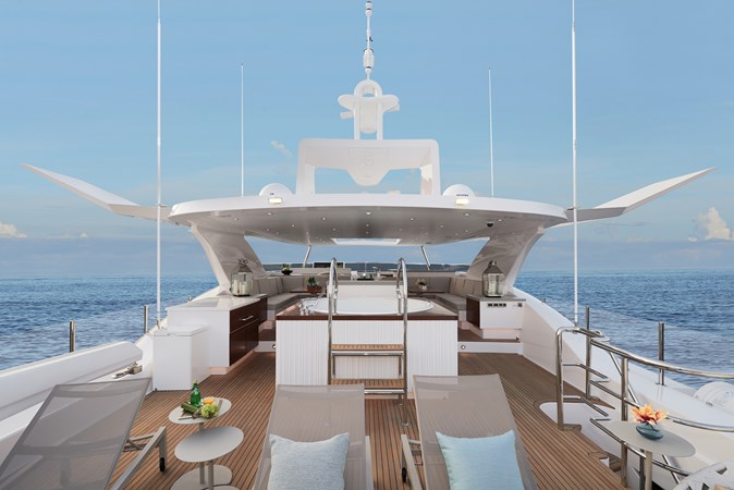 Horizon RP120 Boat Deck and Jacuzzi