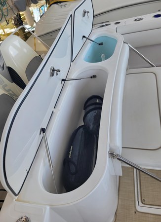 8971592_20230726070122455_1_XLARGE