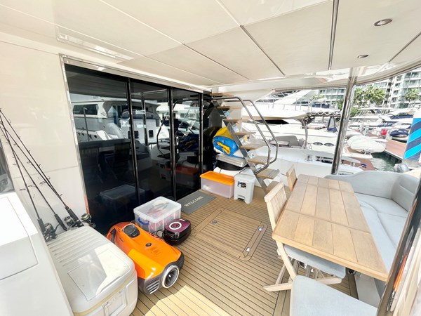 Sunseeker Manhattan 66 - Cockpit