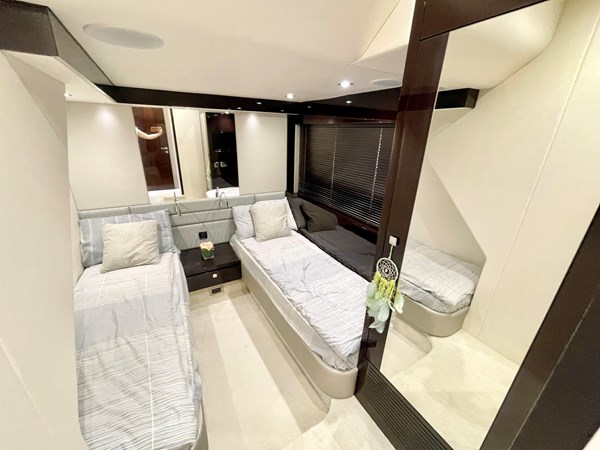 Sunseeker Manhattan 66 - Port Guest Cabin #4