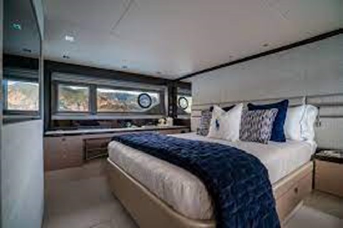 Sunseeker Manhattan 66 - Master Stateroom (Sistership)